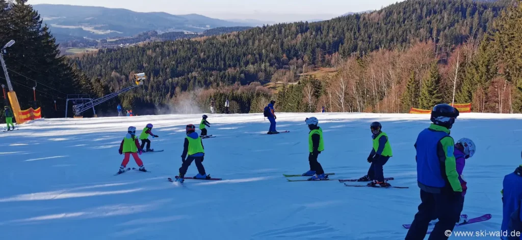 Kinder Skikurs am Riedlberg